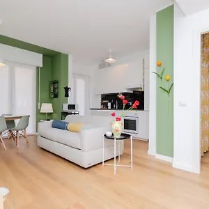 Apartment Vivimi Fiordalisi Stile & Comfort Vicino Metro, Milan